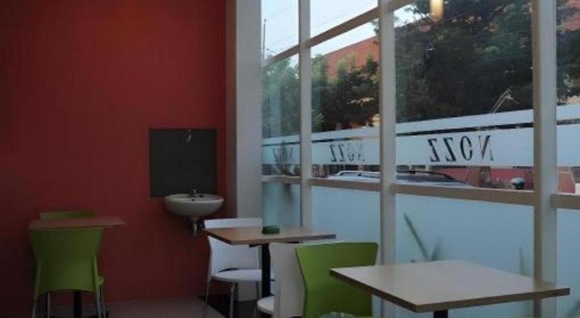 Guest House Nozz Semarang Exterior photo