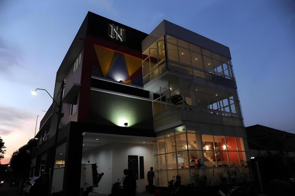 Guest House Nozz Semarang Exterior photo
